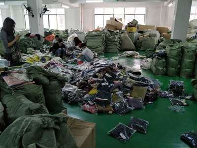 品牌女裝折扣店 是舊衣服的新出路，還是服裝批發(fā)的時(shí)尚密碼？